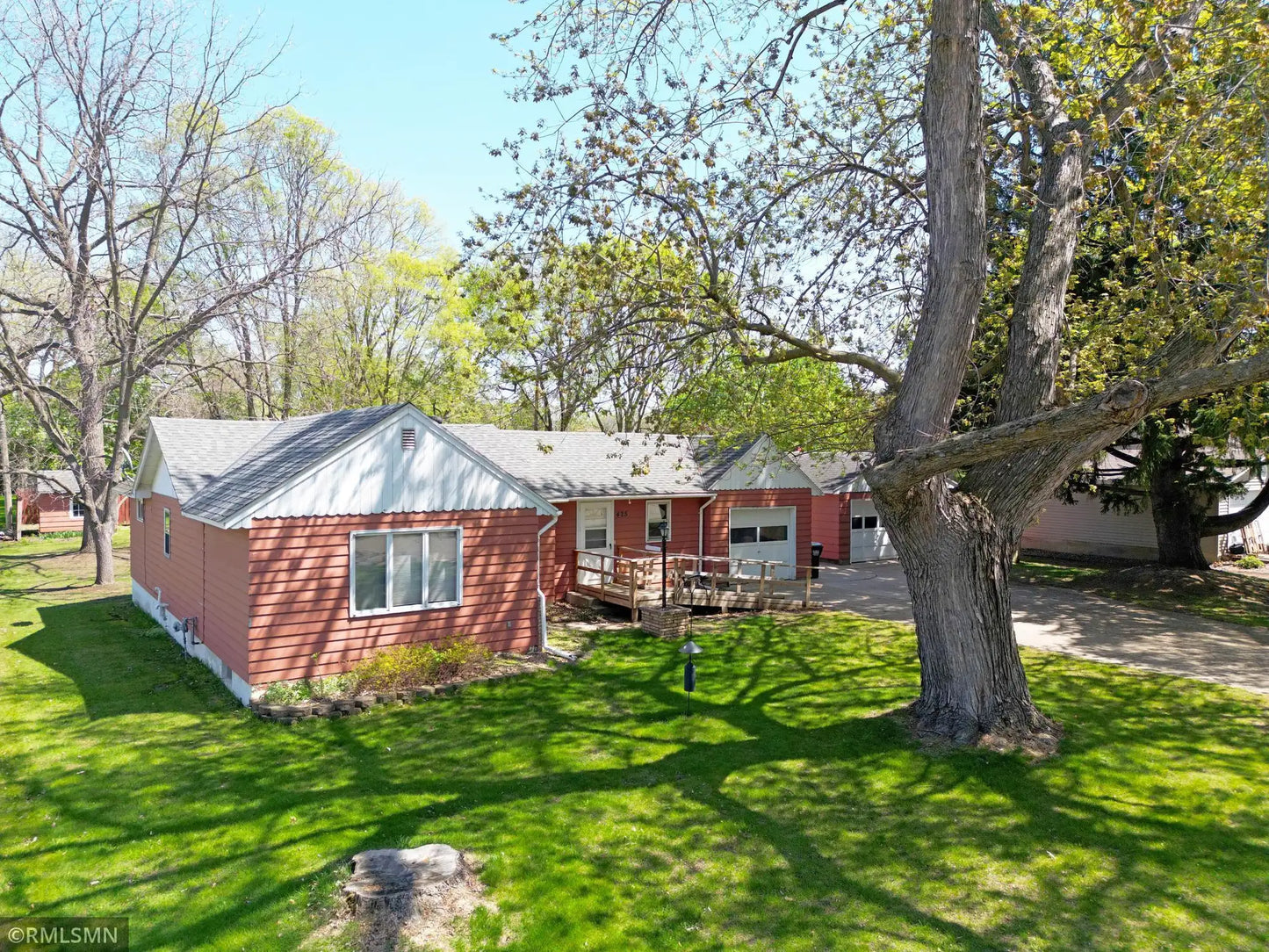 425 Cherry Avenue, Annandale, MN 55302