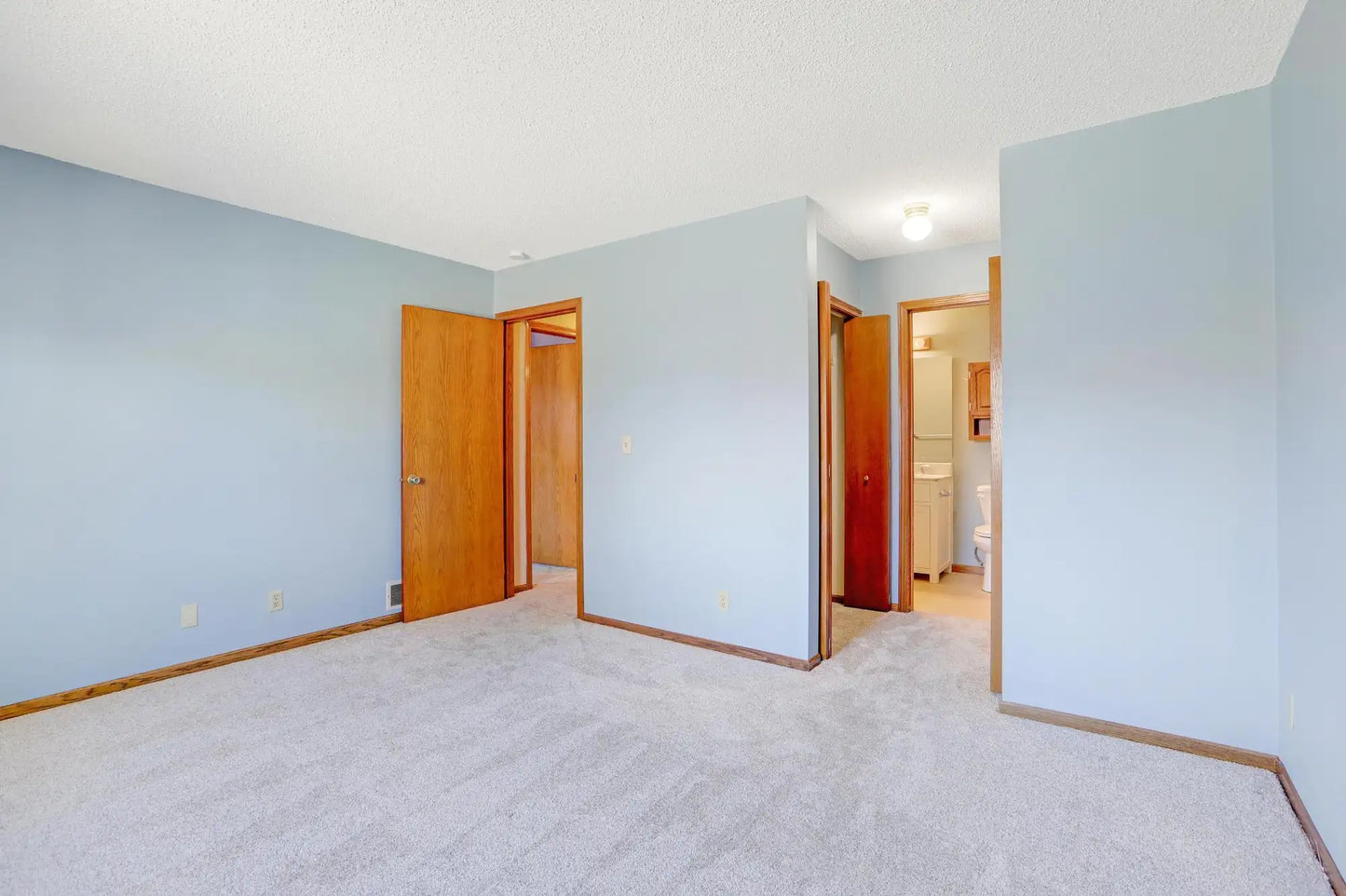 2231 Woodlynn Avenue, Maplewood, MN 55109