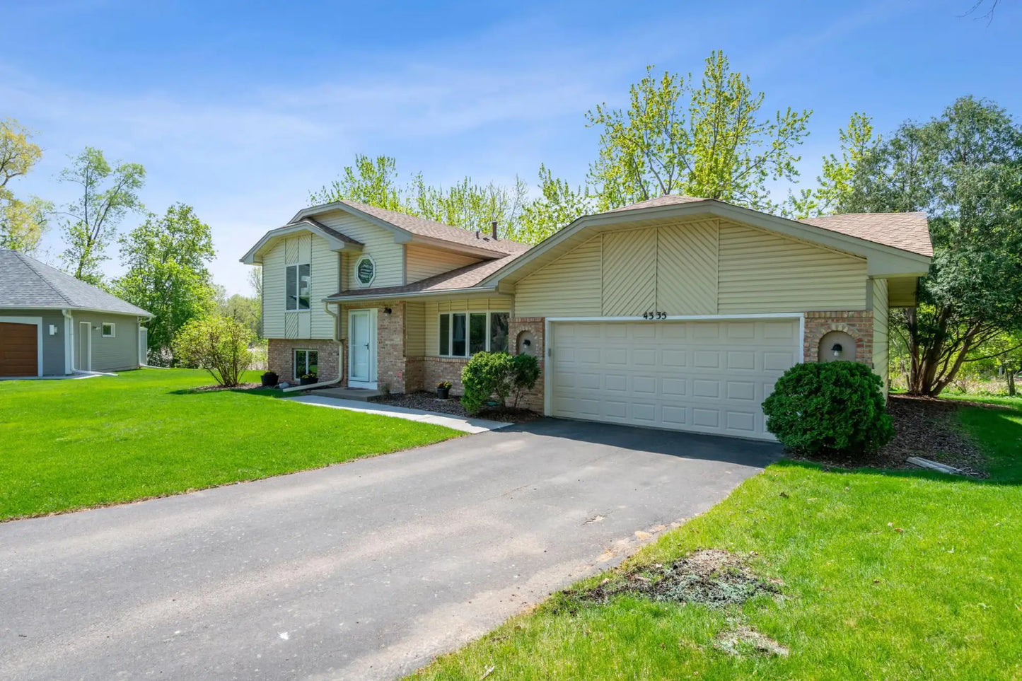 4335 Jonquil Lane, Plymouth, MN 55442