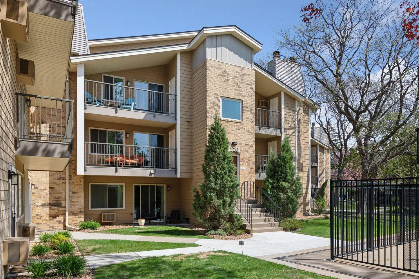2220 Ridge Drive, Saint Louis Park, MN 55416