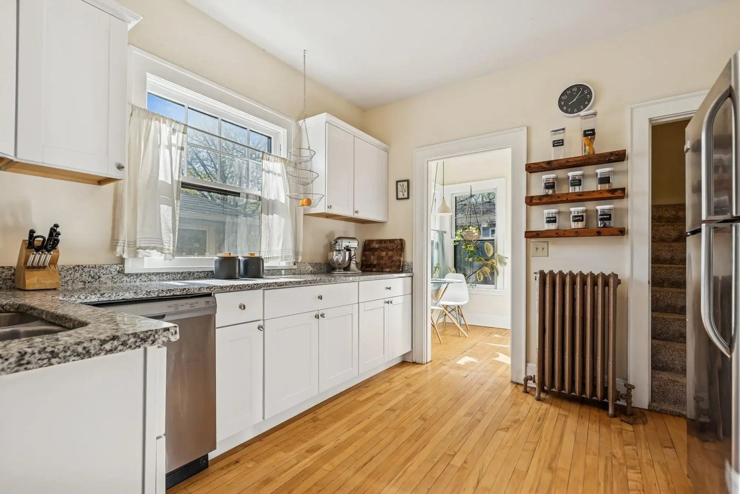 2323 Laurel Avenue, Minneapolis, MN 55405