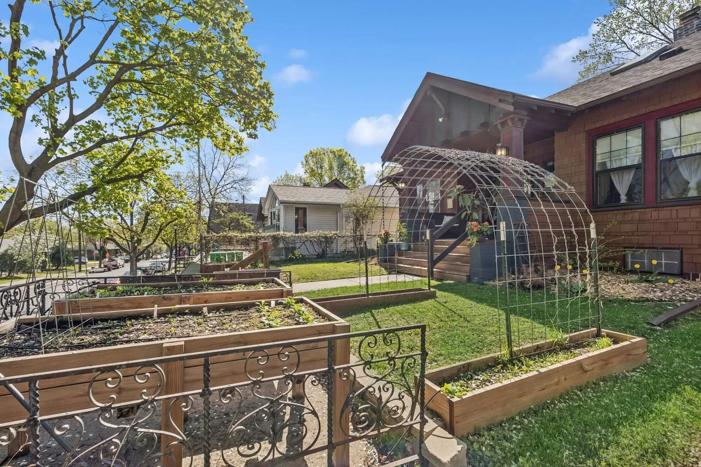 2323 Laurel Avenue, Minneapolis, MN 55405