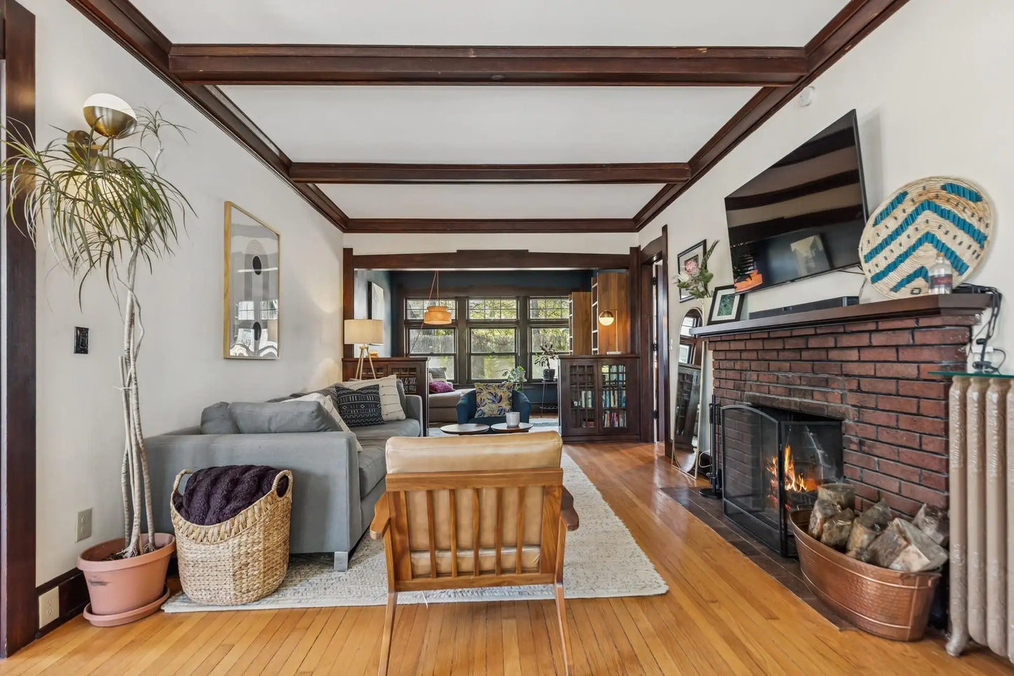2323 Laurel Avenue, Minneapolis, MN 55405