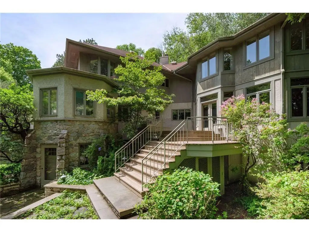 565 Ferndale Road, Wayzata, MN 55391