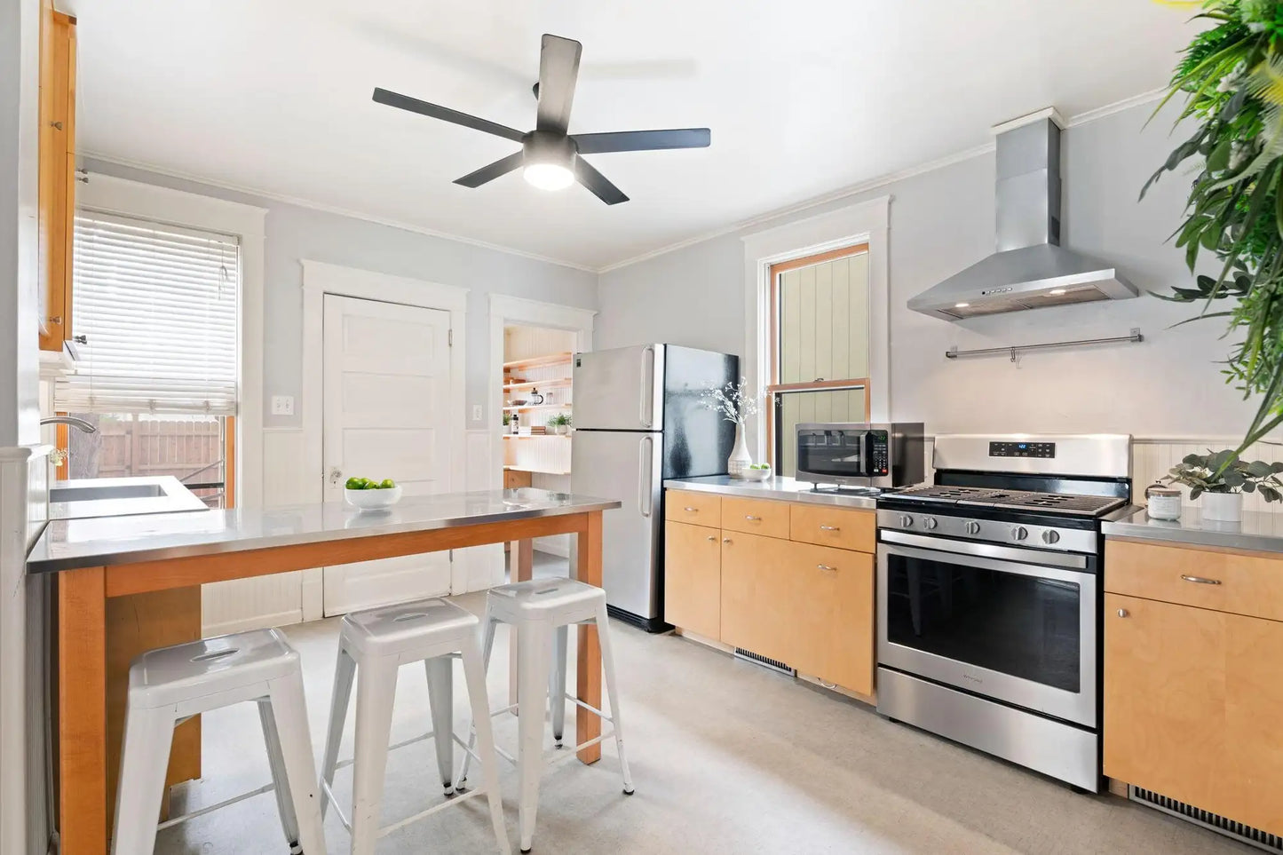 1033 Churchill Street, Saint Paul, MN 55103