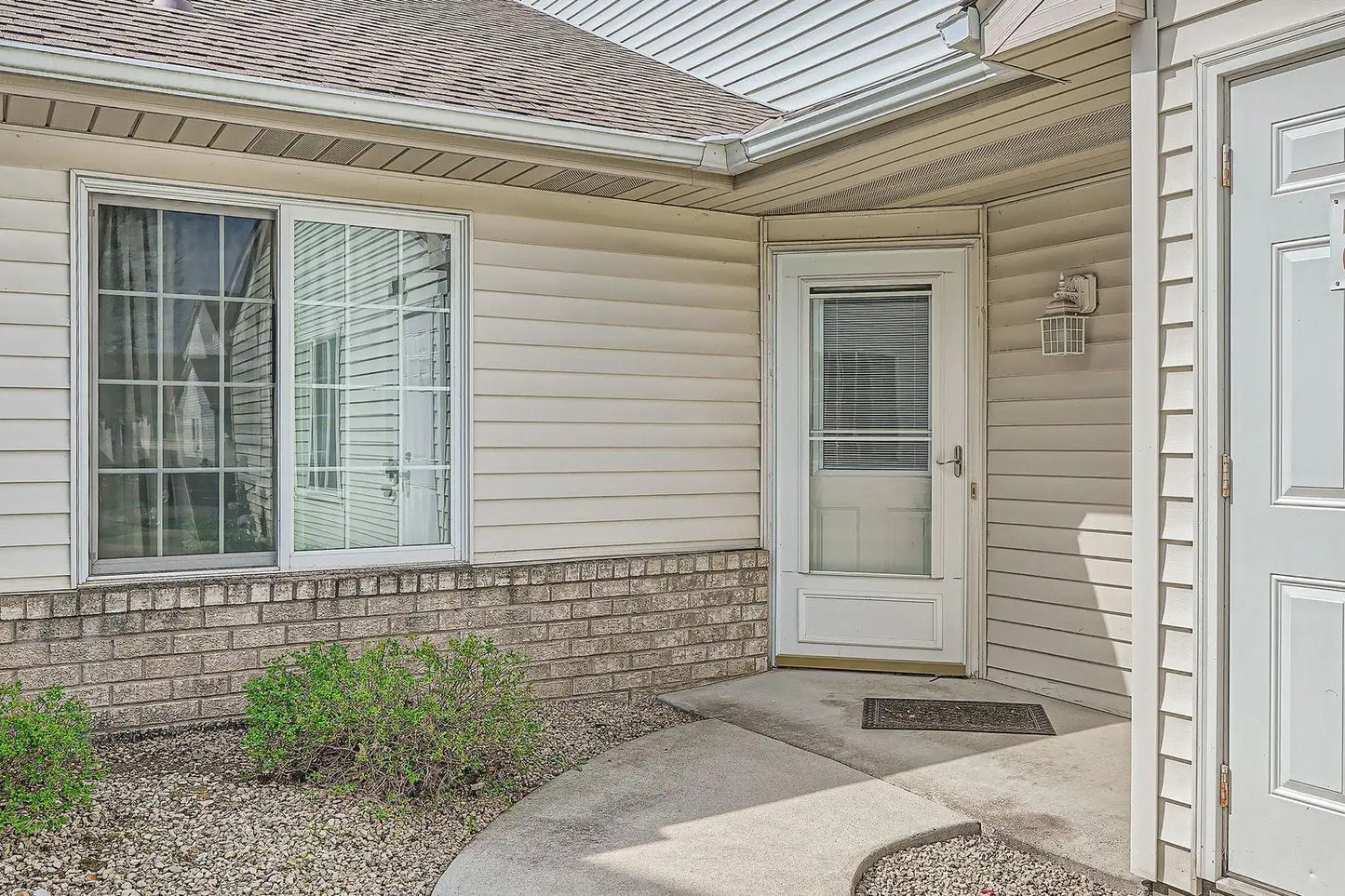 6850 Benton Way, Inver Grove Heights, MN 55076