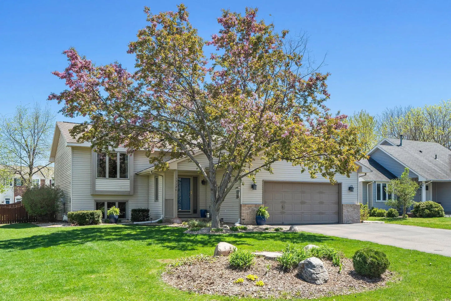 15926 Gallant Court, Apple Valley, MN 55124