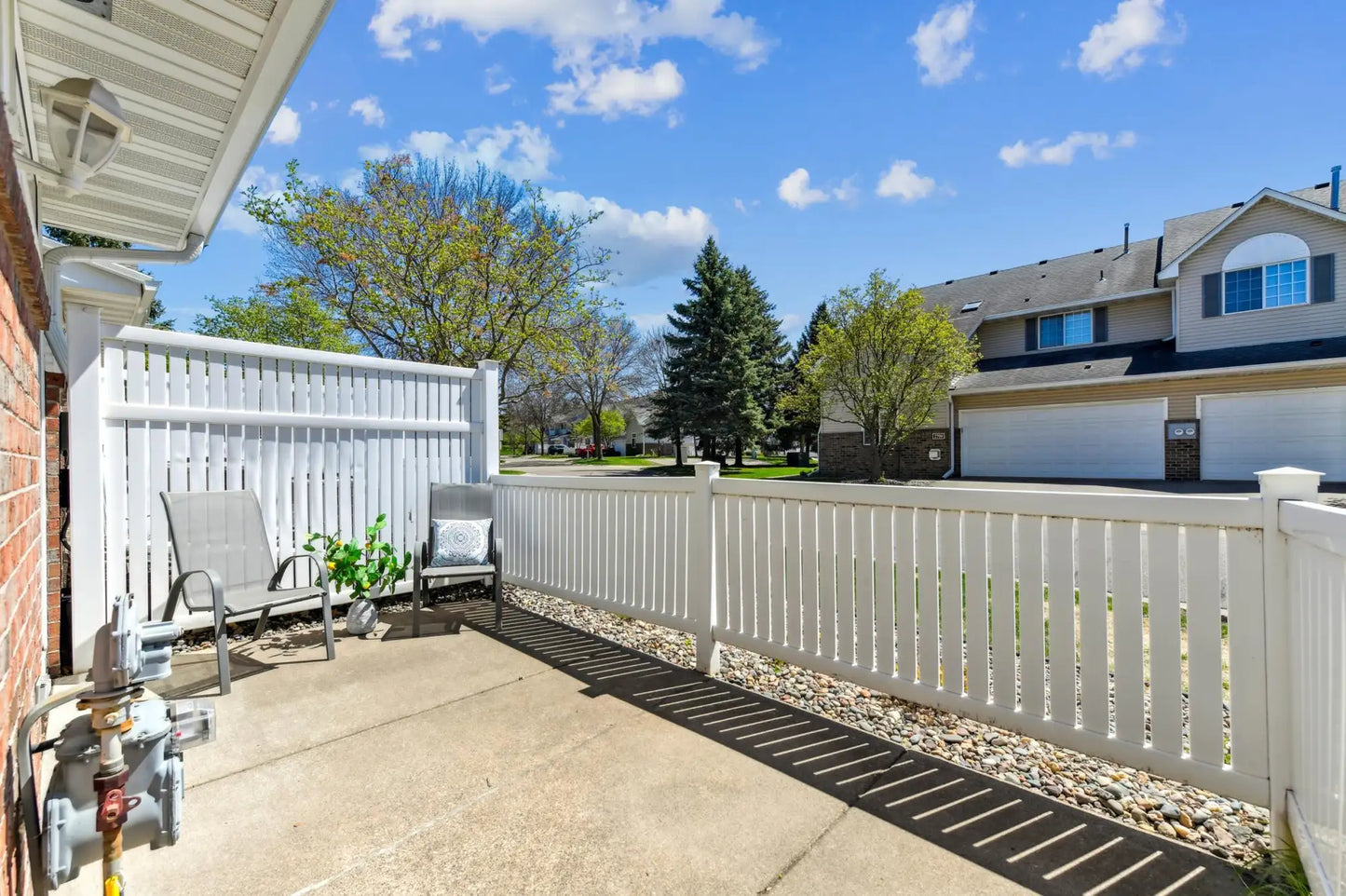 2692 Mallard Drive, Woodbury, MN 55125