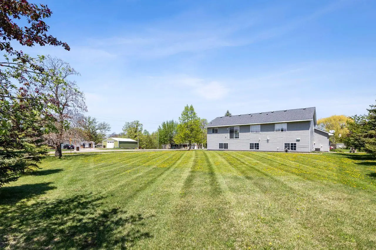 2105 Cardinal Way, Buffalo, MN 55313