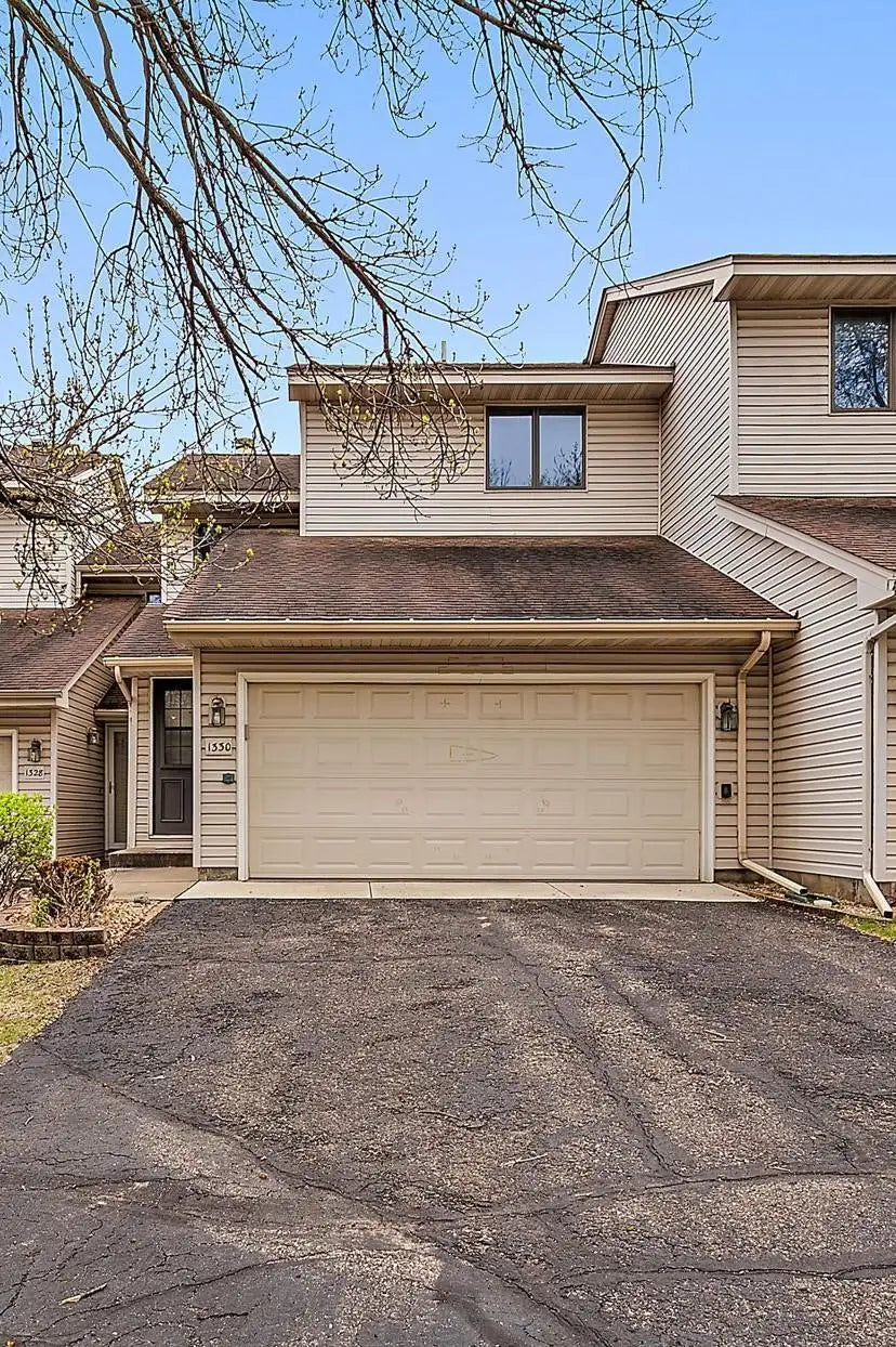 1330 Sunview Drive, Shoreview, MN 55126