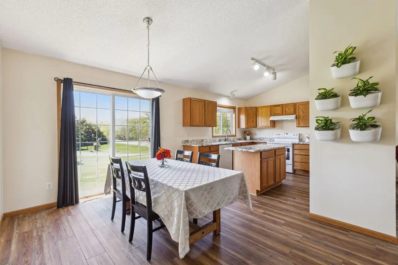 2105 Cardinal Way, Buffalo, MN 55313
