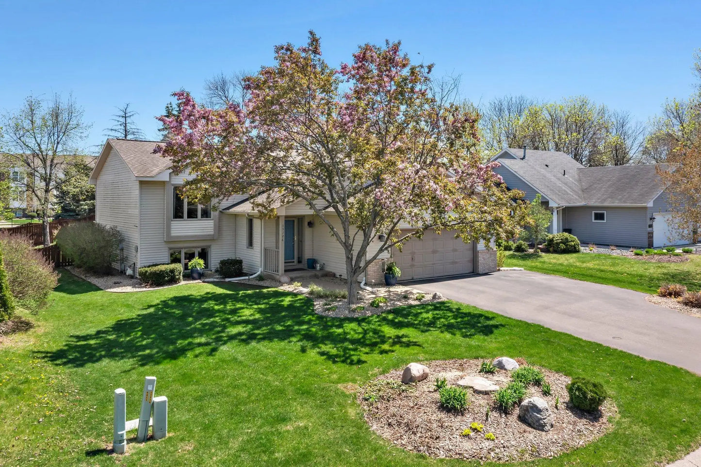 15926 Gallant Court, Apple Valley, MN 55124