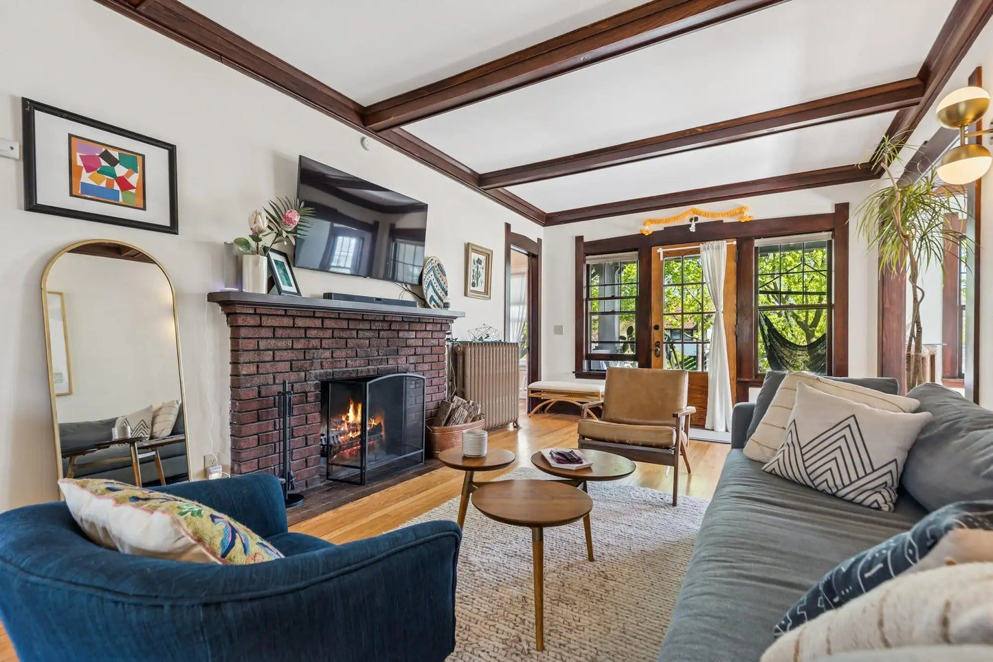 2323 Laurel Avenue, Minneapolis, MN 55405