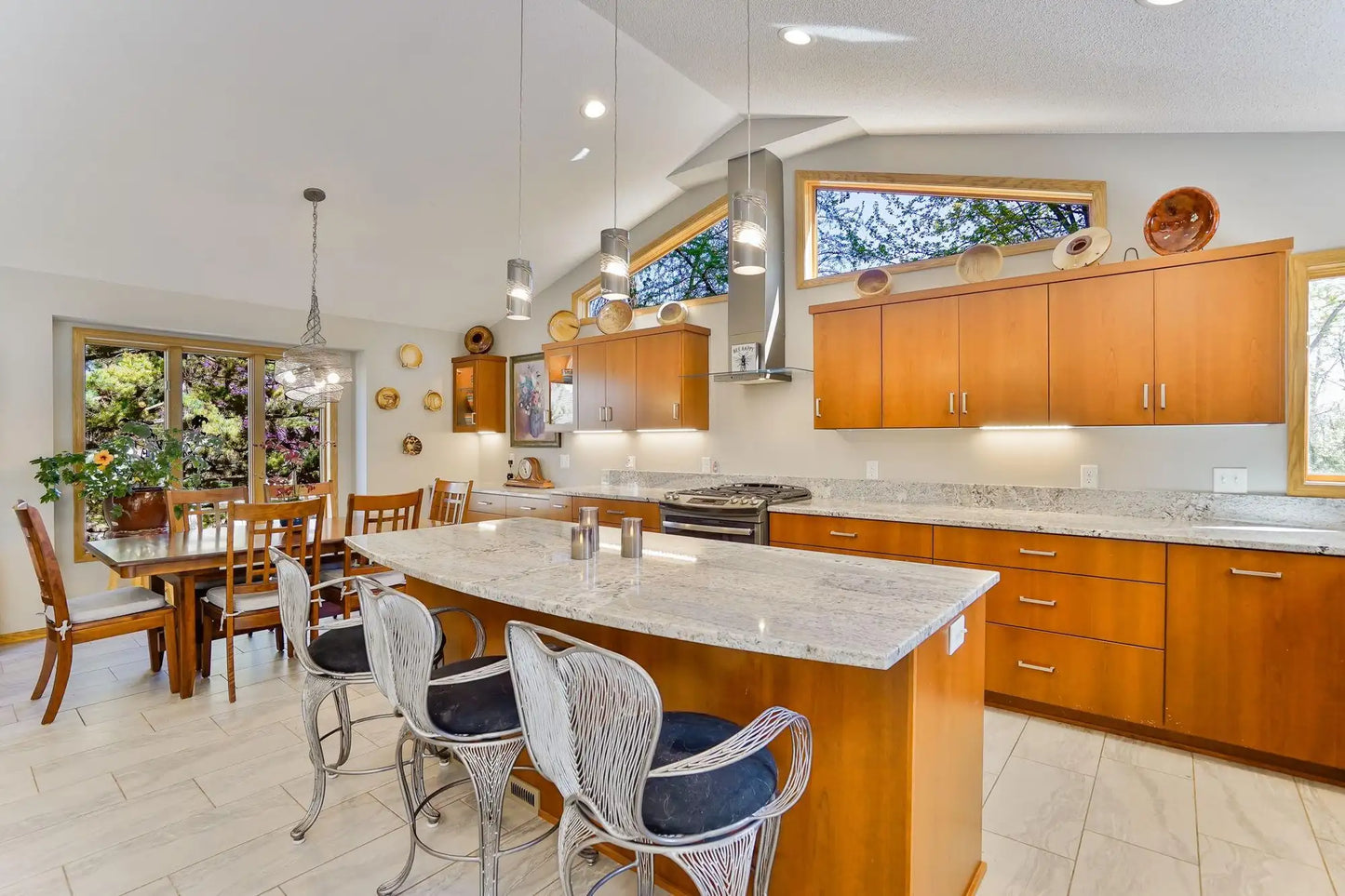 1950 Park Ridge Court, Chaska, MN 55318