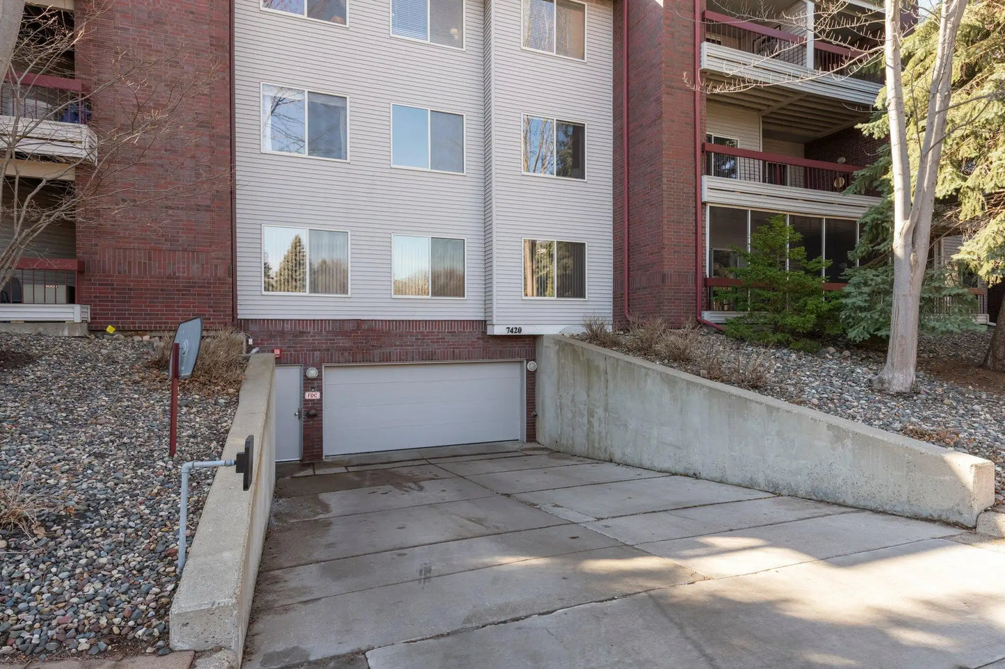 7420 Edinborough Way, Edina, MN 55435