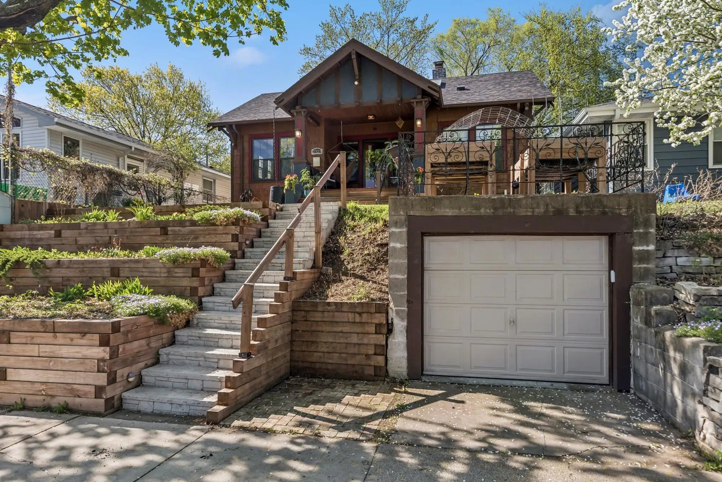 2323 Laurel Avenue, Minneapolis, MN 55405