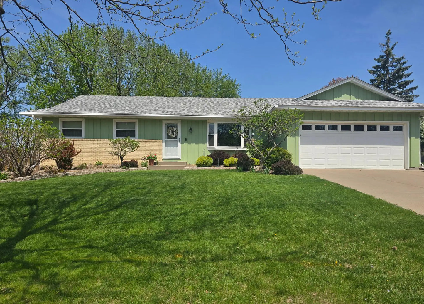 8047 Ingleside Avenue, Cottage Grove, MN 55016