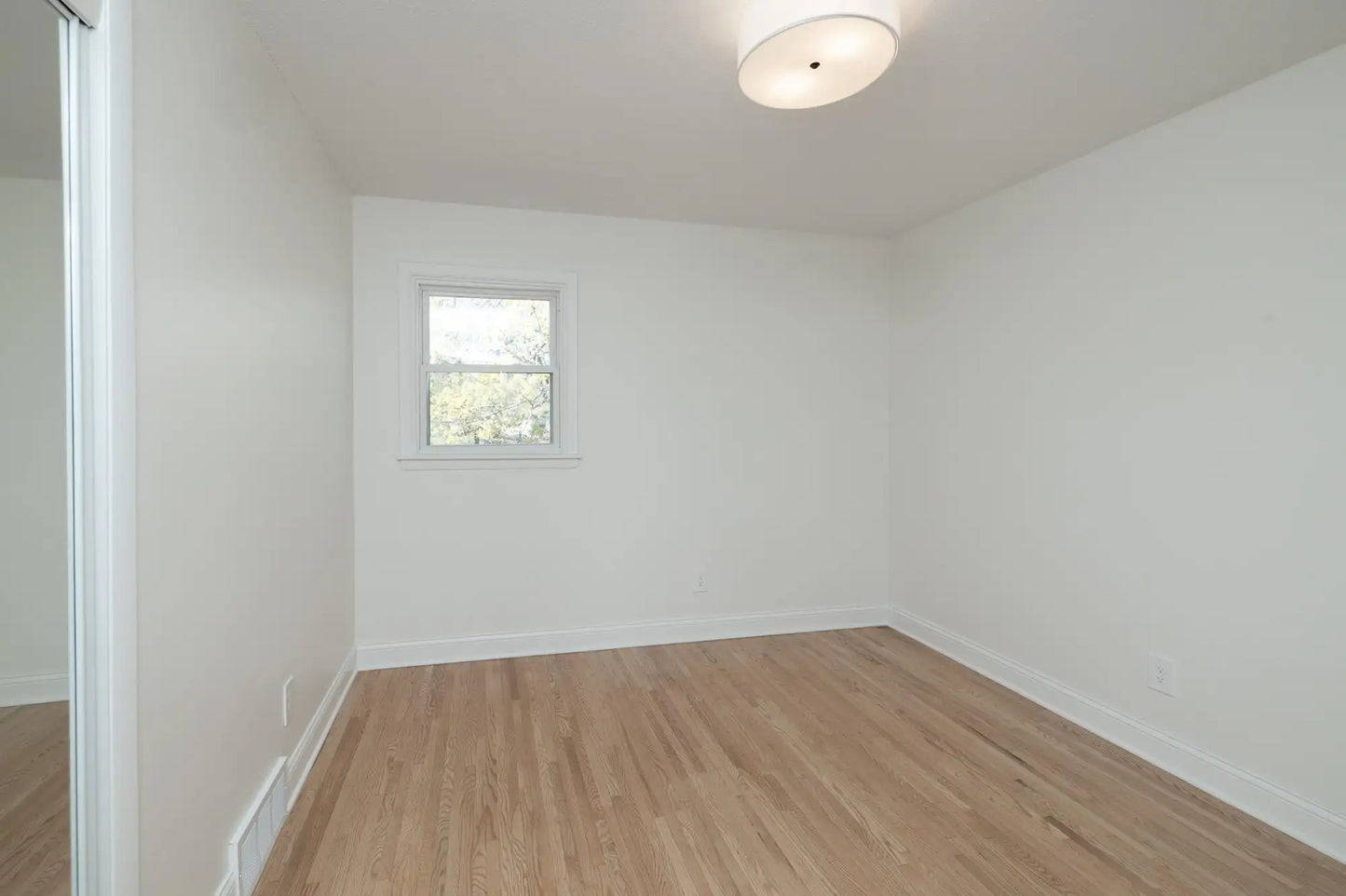 15017 Oakland Avenue, Burnsville, MN 55306