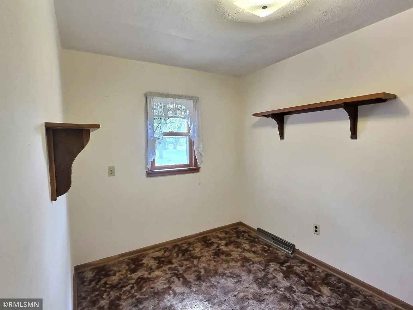 425 Cherry Avenue, Annandale, MN 55302