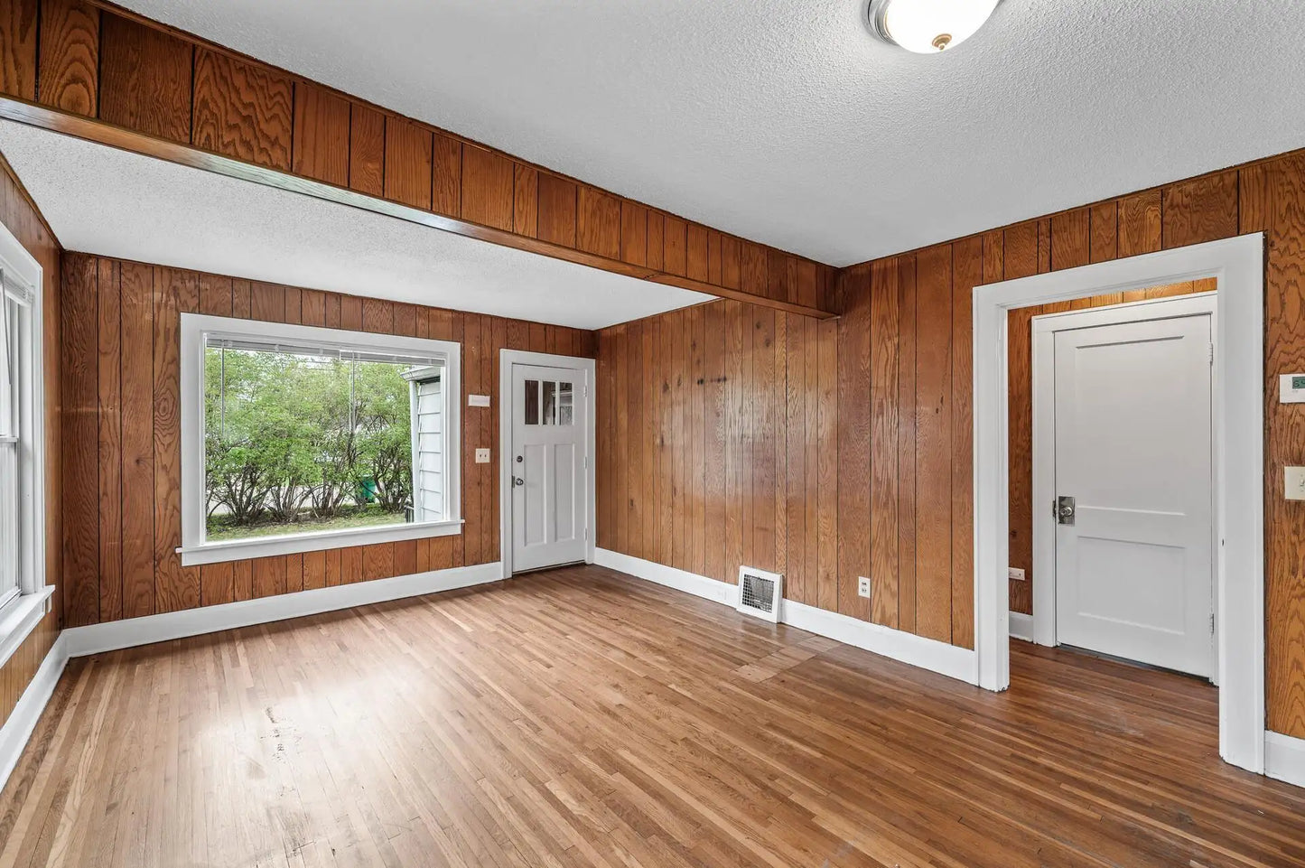 6714 Corvallis Avenue, Crystal, MN 55428
