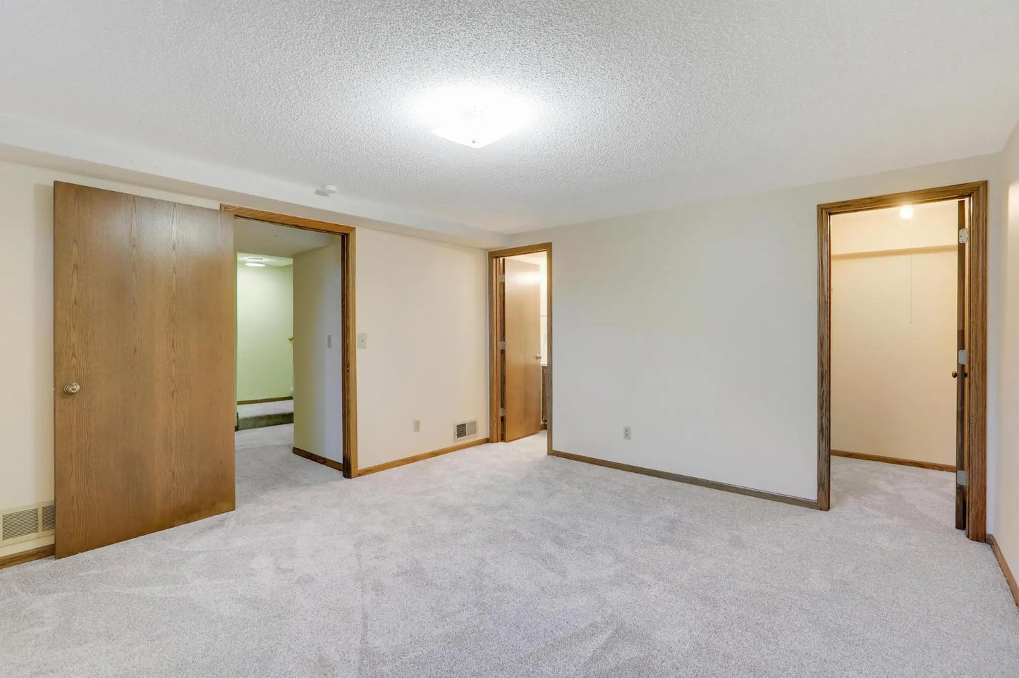 2231 Woodlynn Avenue, Maplewood, MN 55109
