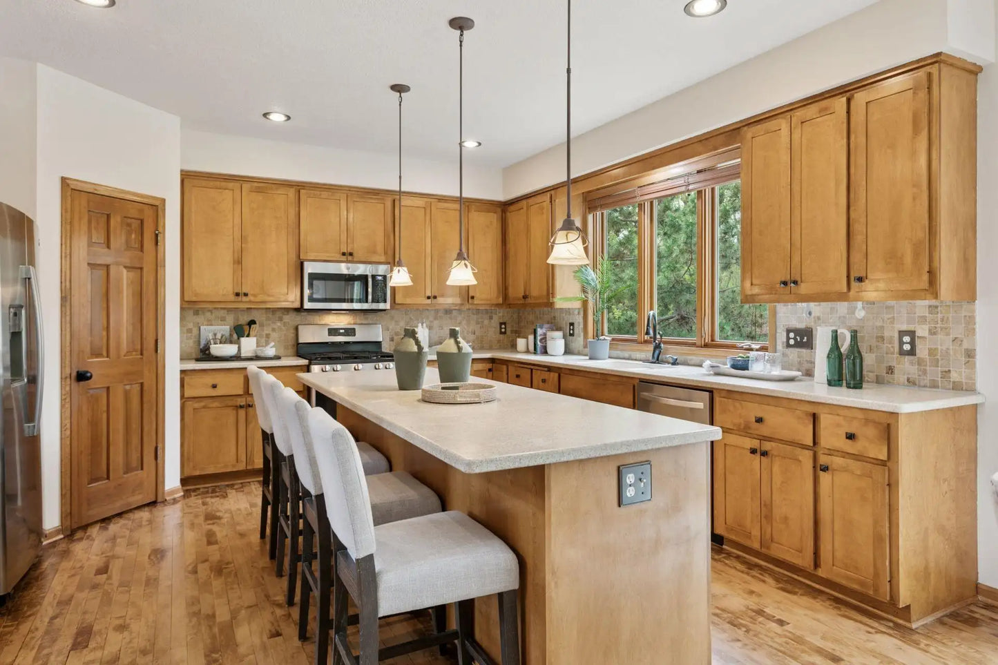 4633 Stonecliffe Drive, Eagan, MN 55122