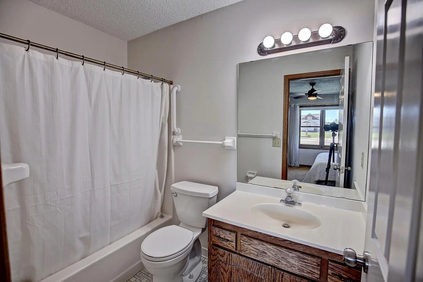1815 County Road E , White Bear Lake, MN 55110