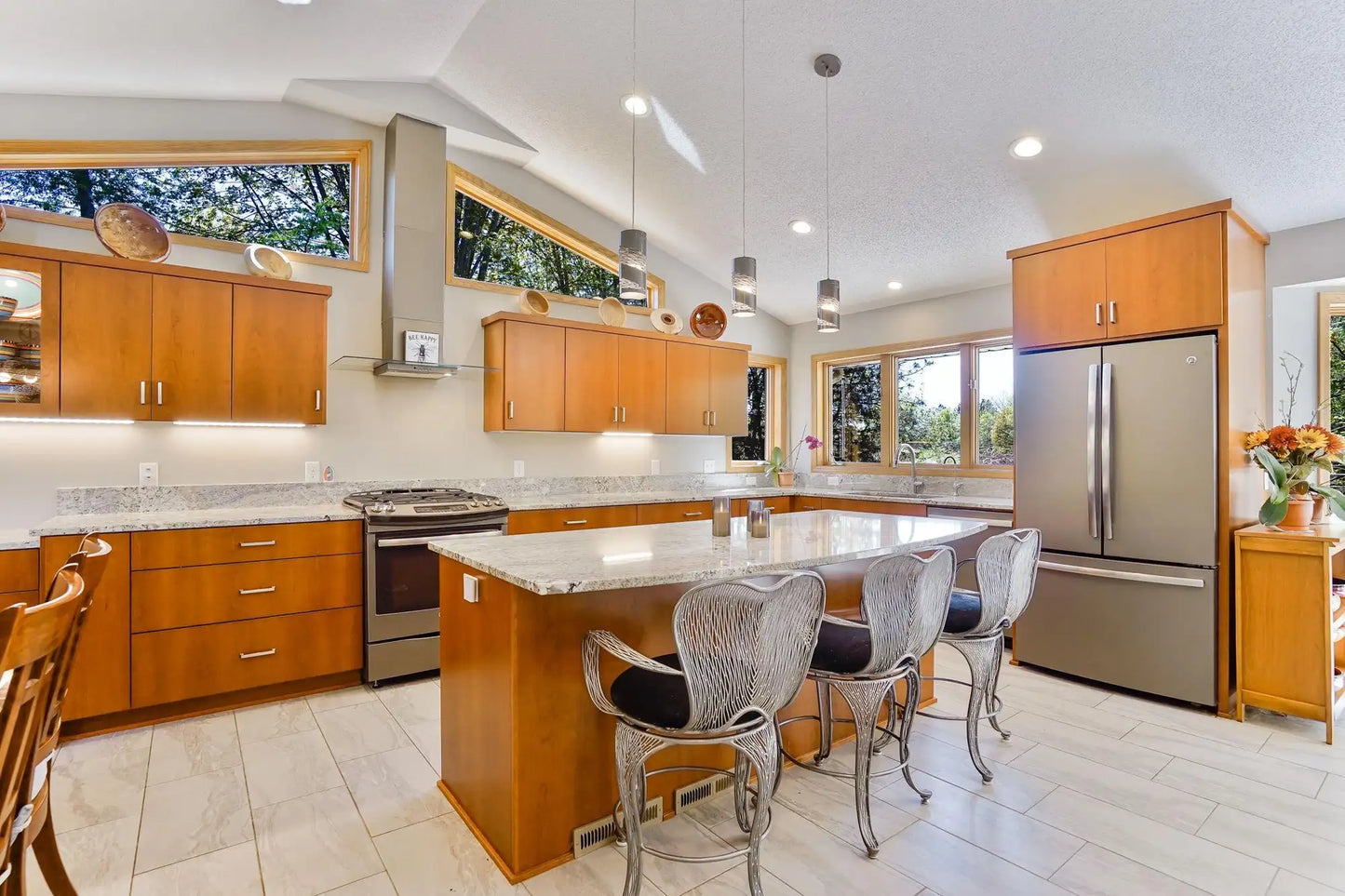 1950 Park Ridge Court, Chaska, MN 55318
