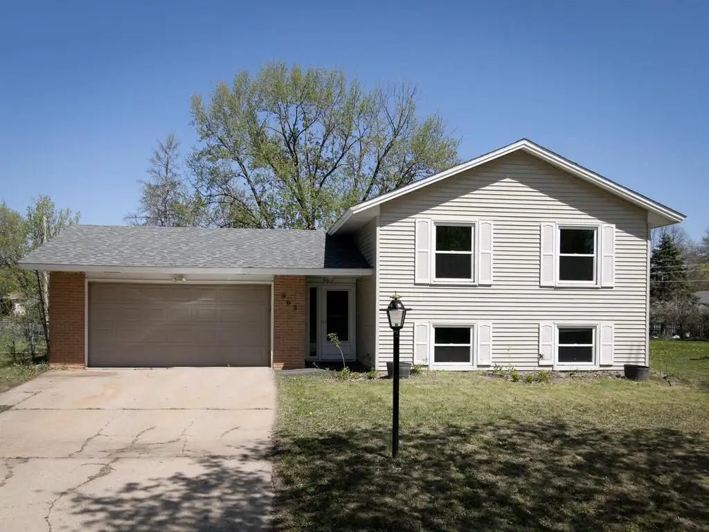 965 Whitney Drive, Apple Valley, MN 55124