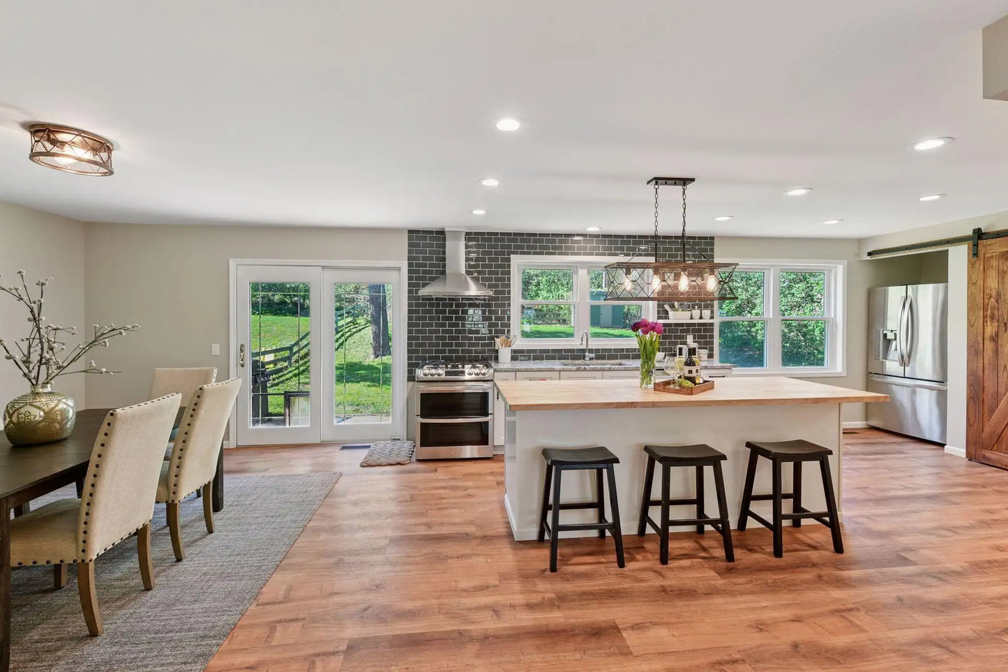 550 Wheeler Drive, Excelsior, MN 55331