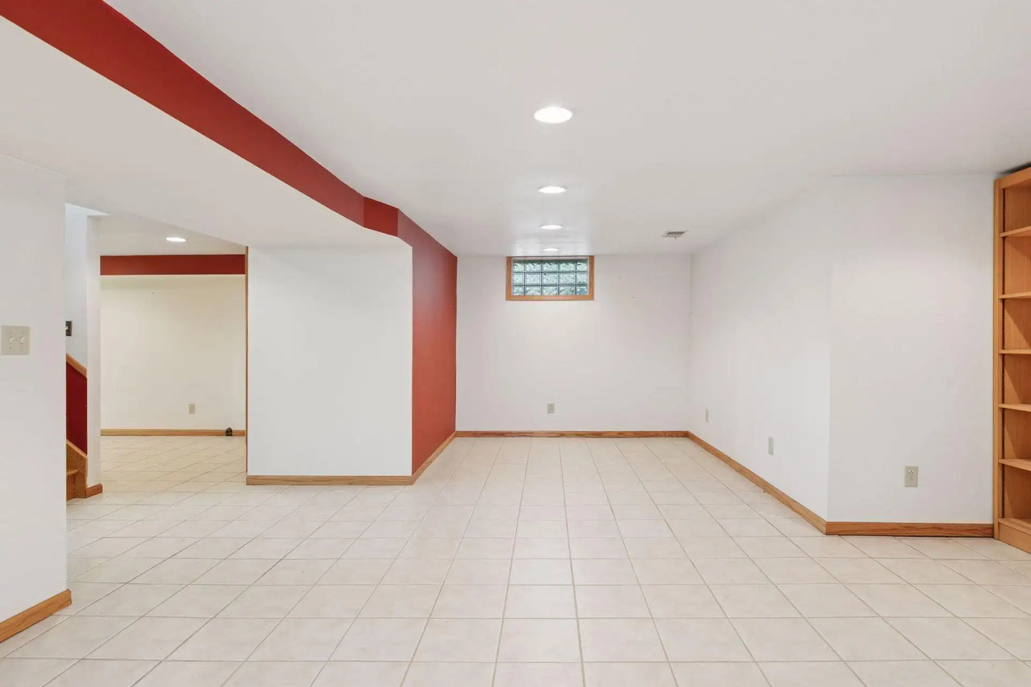 1635 Dodd Road, Mendota Heights, MN 55118