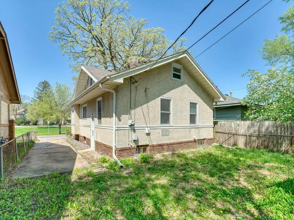 2326 Irving Avenue, Minneapolis, MN 55411