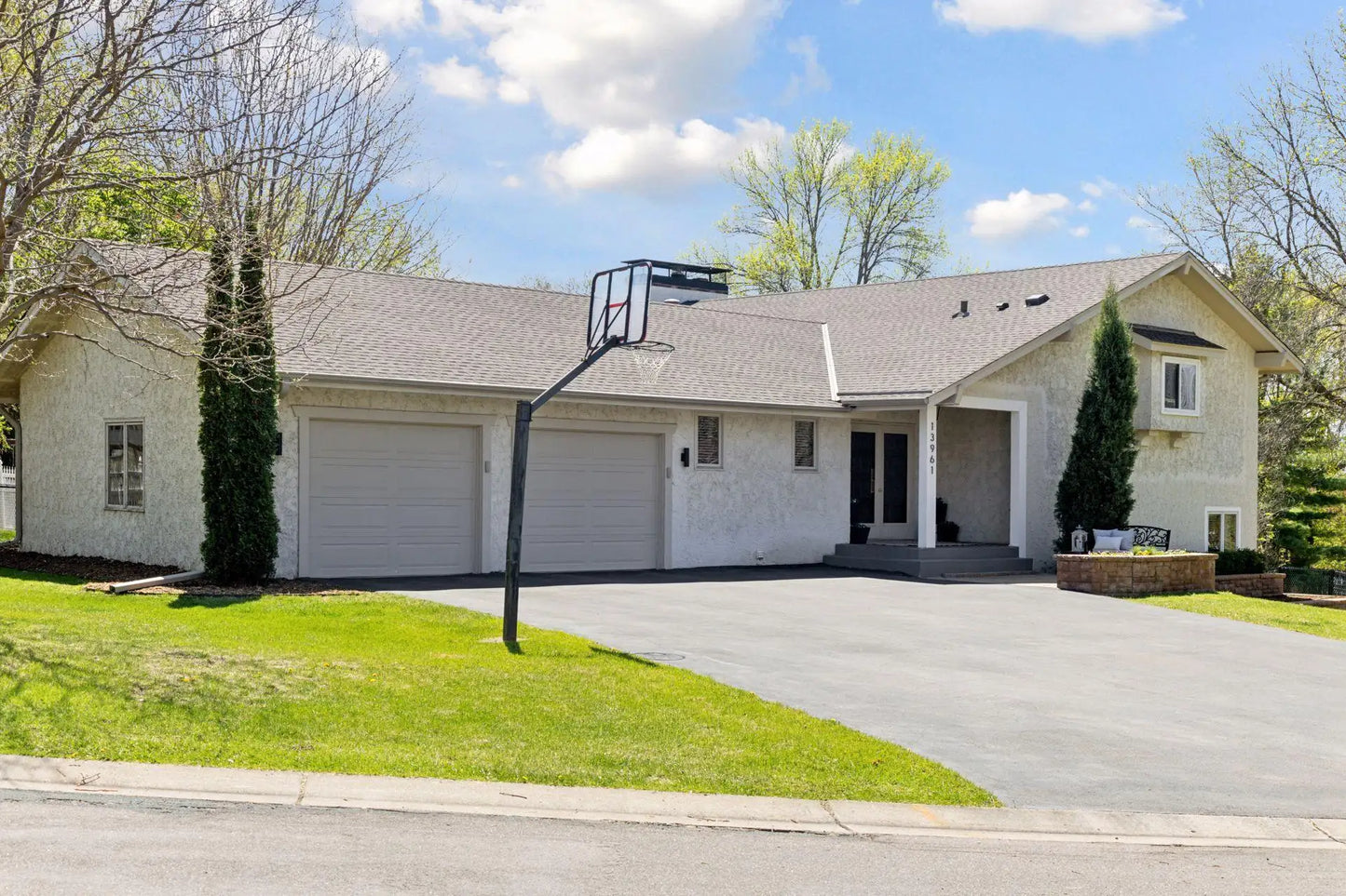 13961 92nd Place, Maple Grove, MN 55369