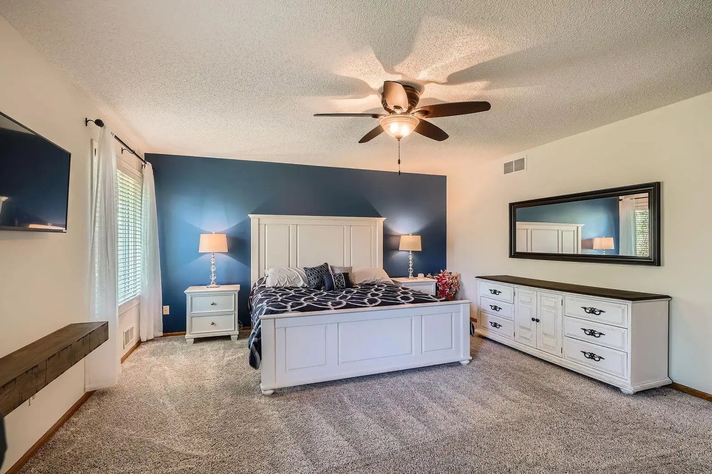 1825 Woodstone Drive, Victoria, MN 55386
