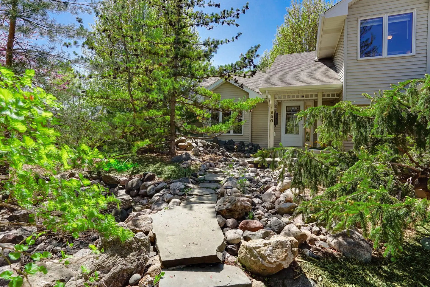 1950 Park Ridge Court, Chaska, MN 55318