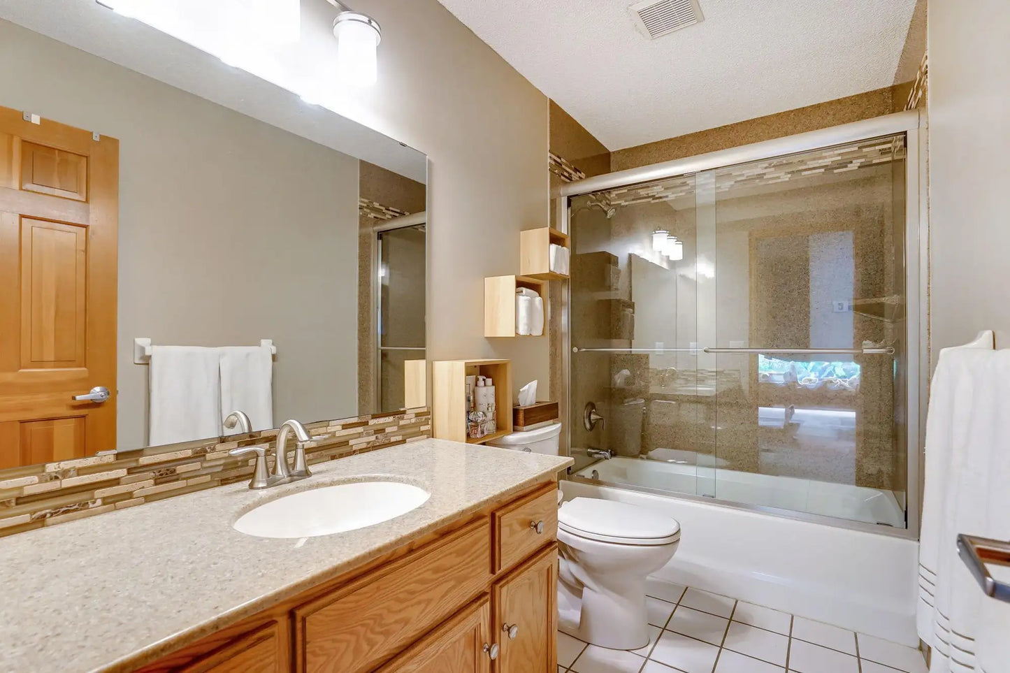 1950 Park Ridge Court, Chaska, MN 55318