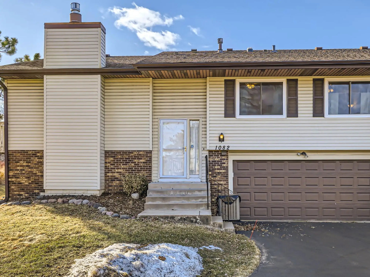 1082 Amble Drive, Shoreview, MN 55126