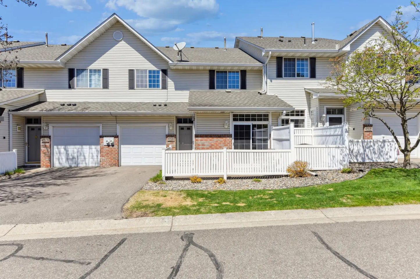 2692 Mallard Drive, Woodbury, MN 55125