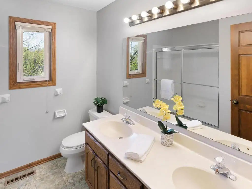 3621 Ashbury Road, Eagan, MN 55122