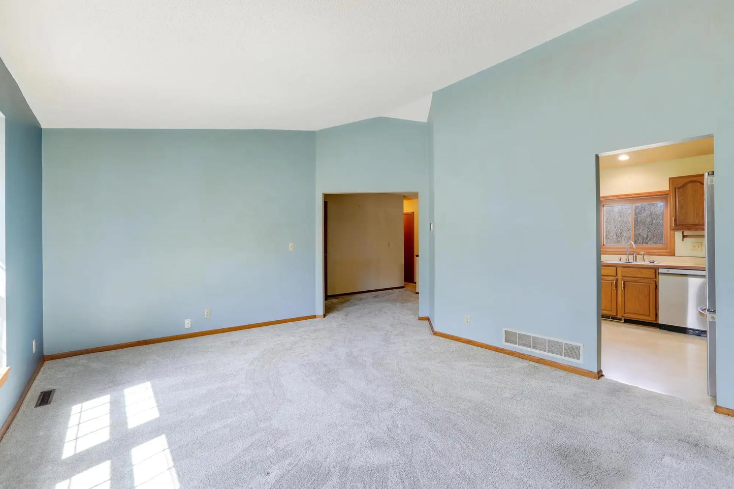 2231 Woodlynn Avenue, Maplewood, MN 55109