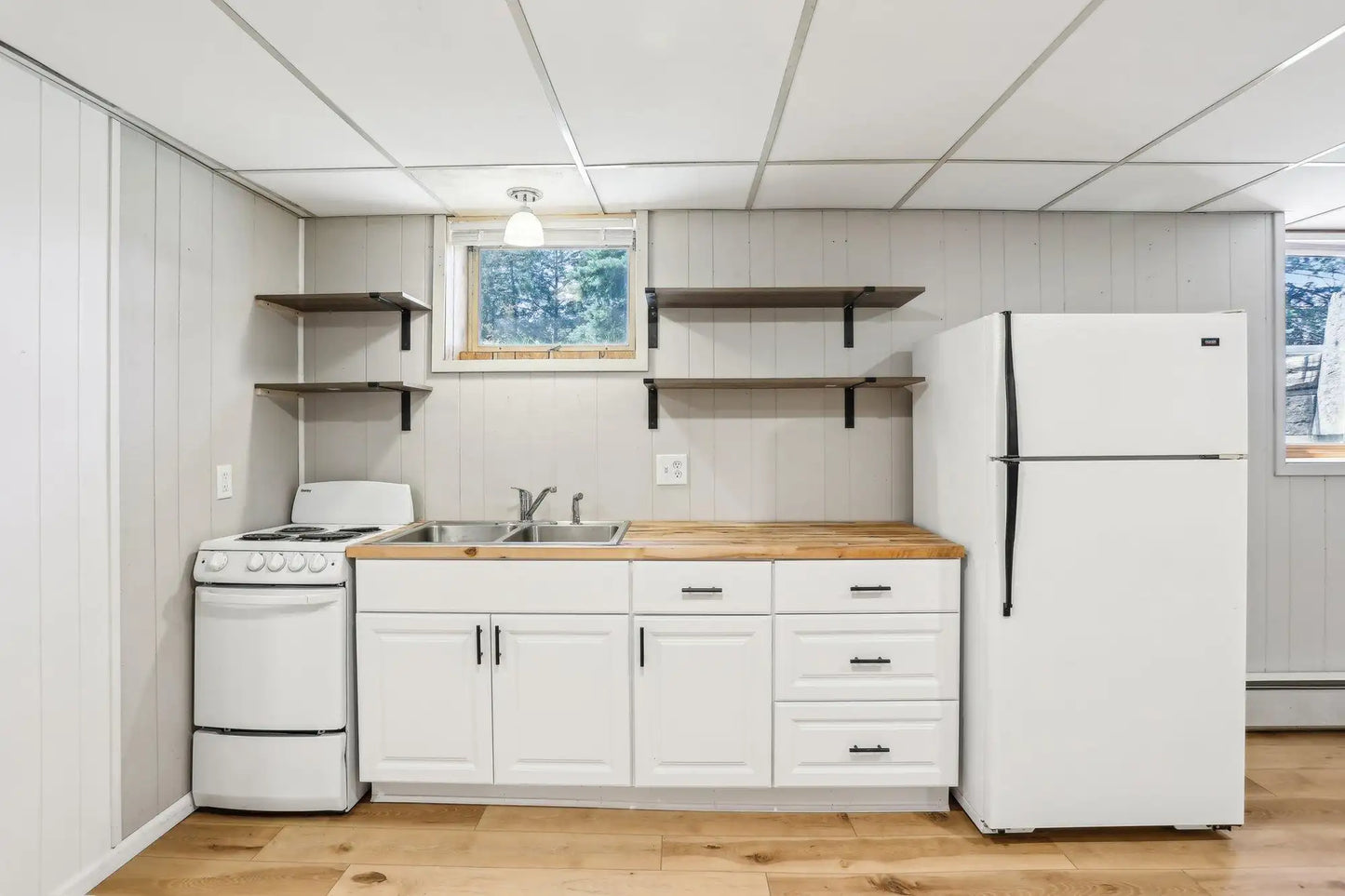 1908 County Road E , White Bear Lake, MN 55110