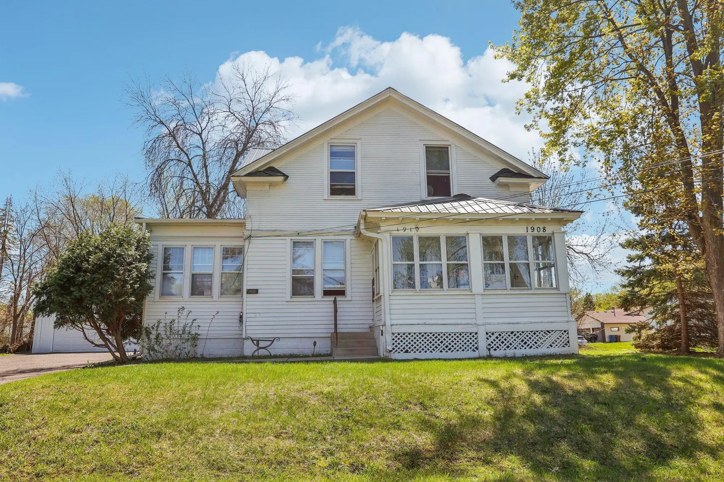 1908 County Road E , White Bear Lake, MN 55110