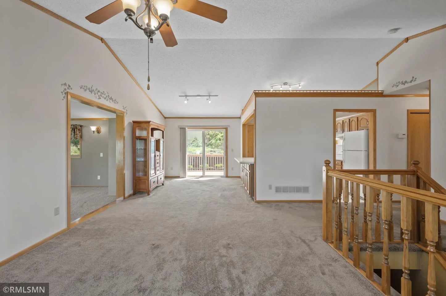 6744 13th Street Court, Oakdale, MN 55128