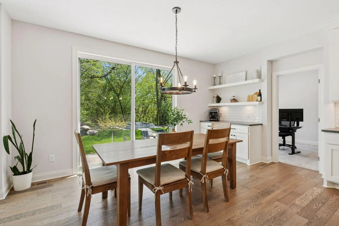 9255 Eagle Ridge Road, Chanhassen, MN 55317