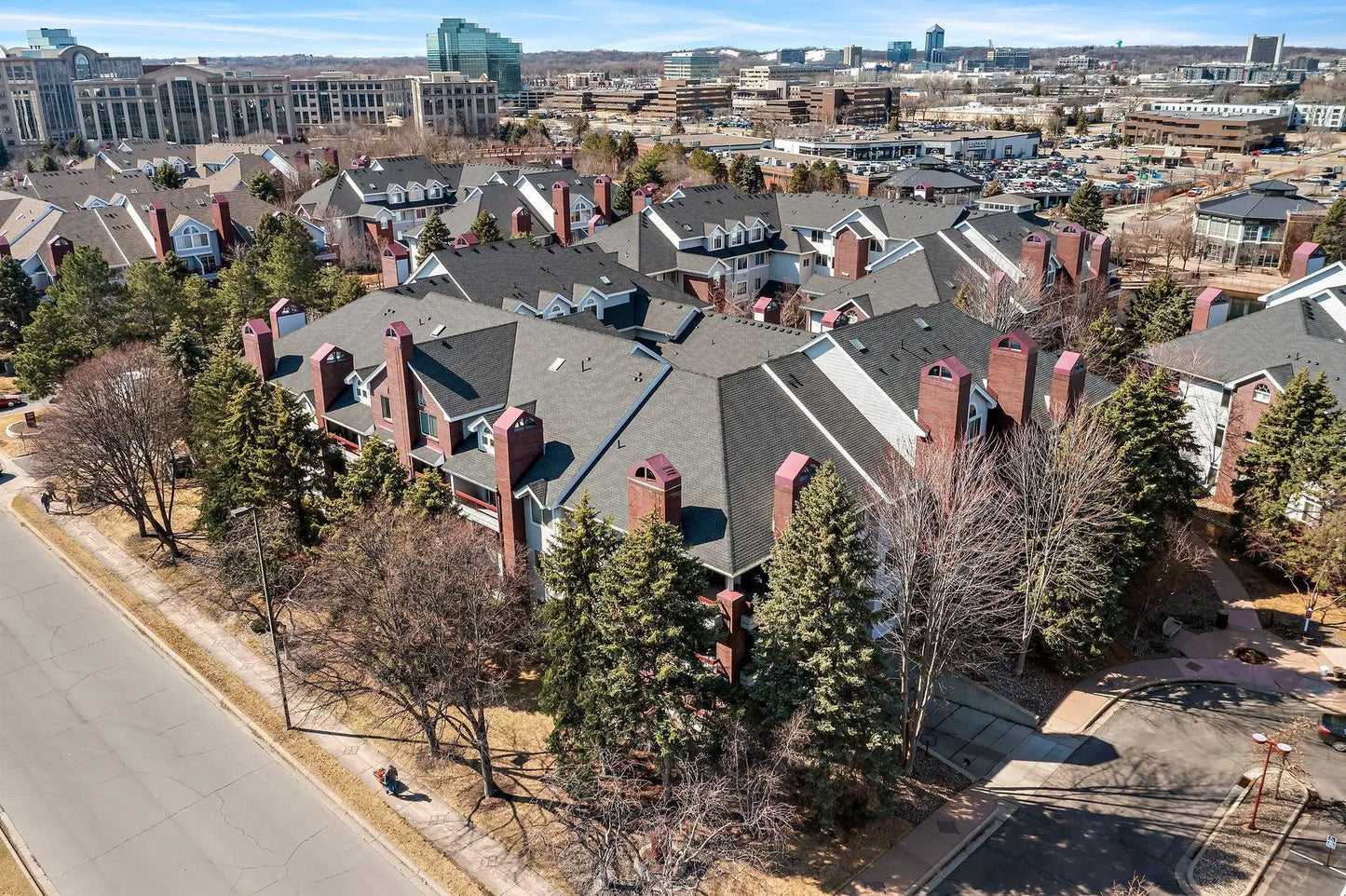 7420 Edinborough Way, Edina, MN 55435