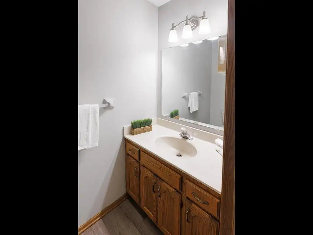 3621 Ashbury Road, Eagan, MN 55122