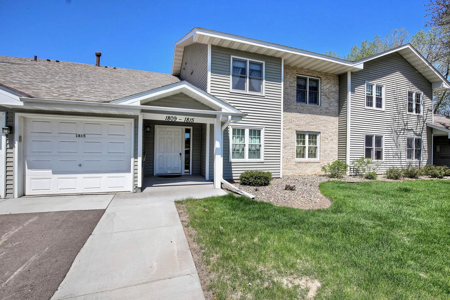 1815 County Road E , White Bear Lake, MN 55110