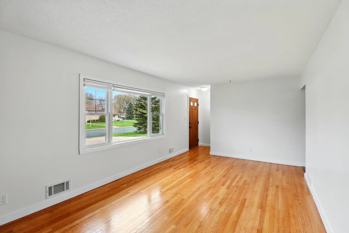621 Monroe Street, Shakopee, MN 55379