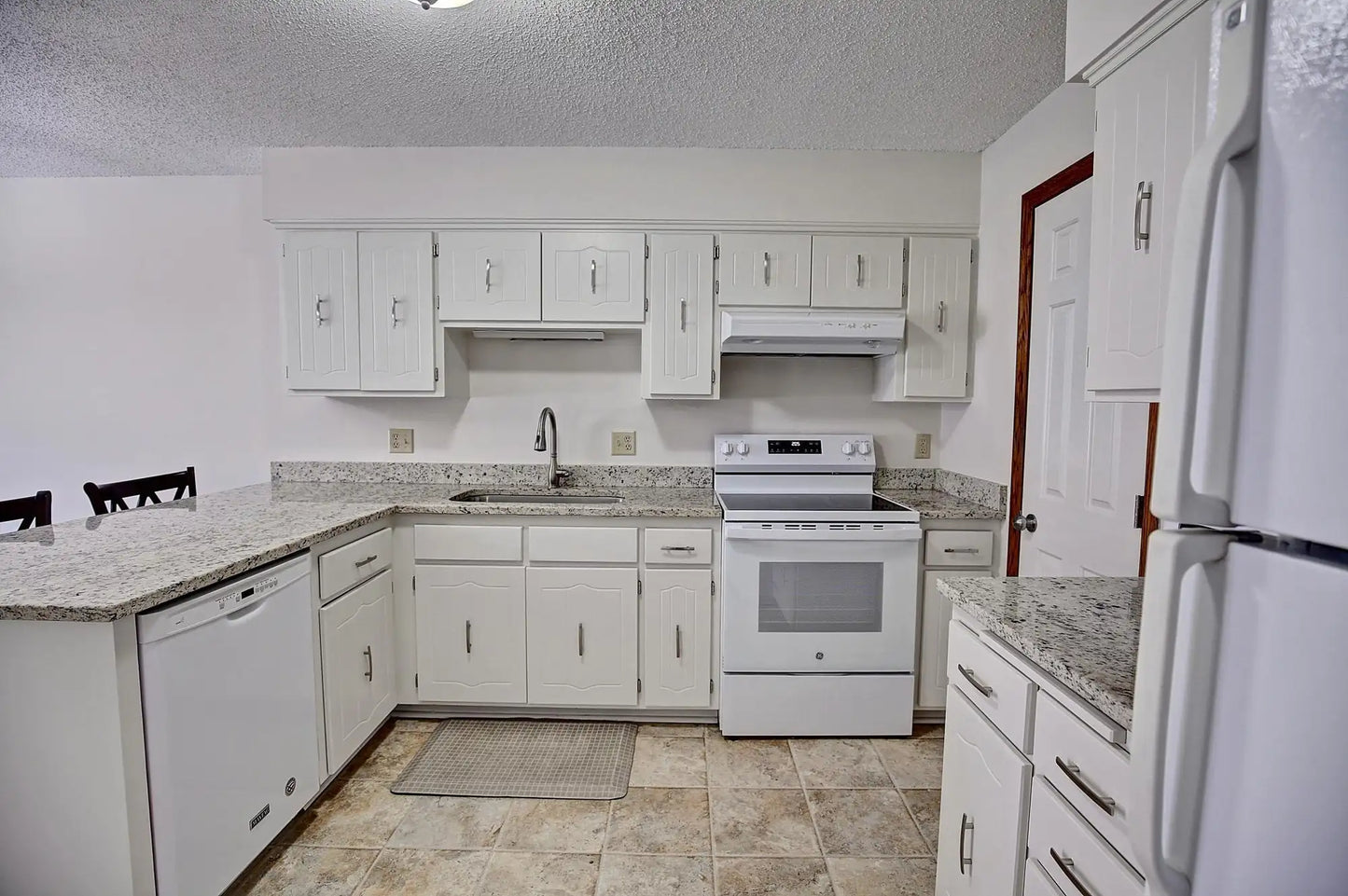 1815 County Road E , White Bear Lake, MN 55110