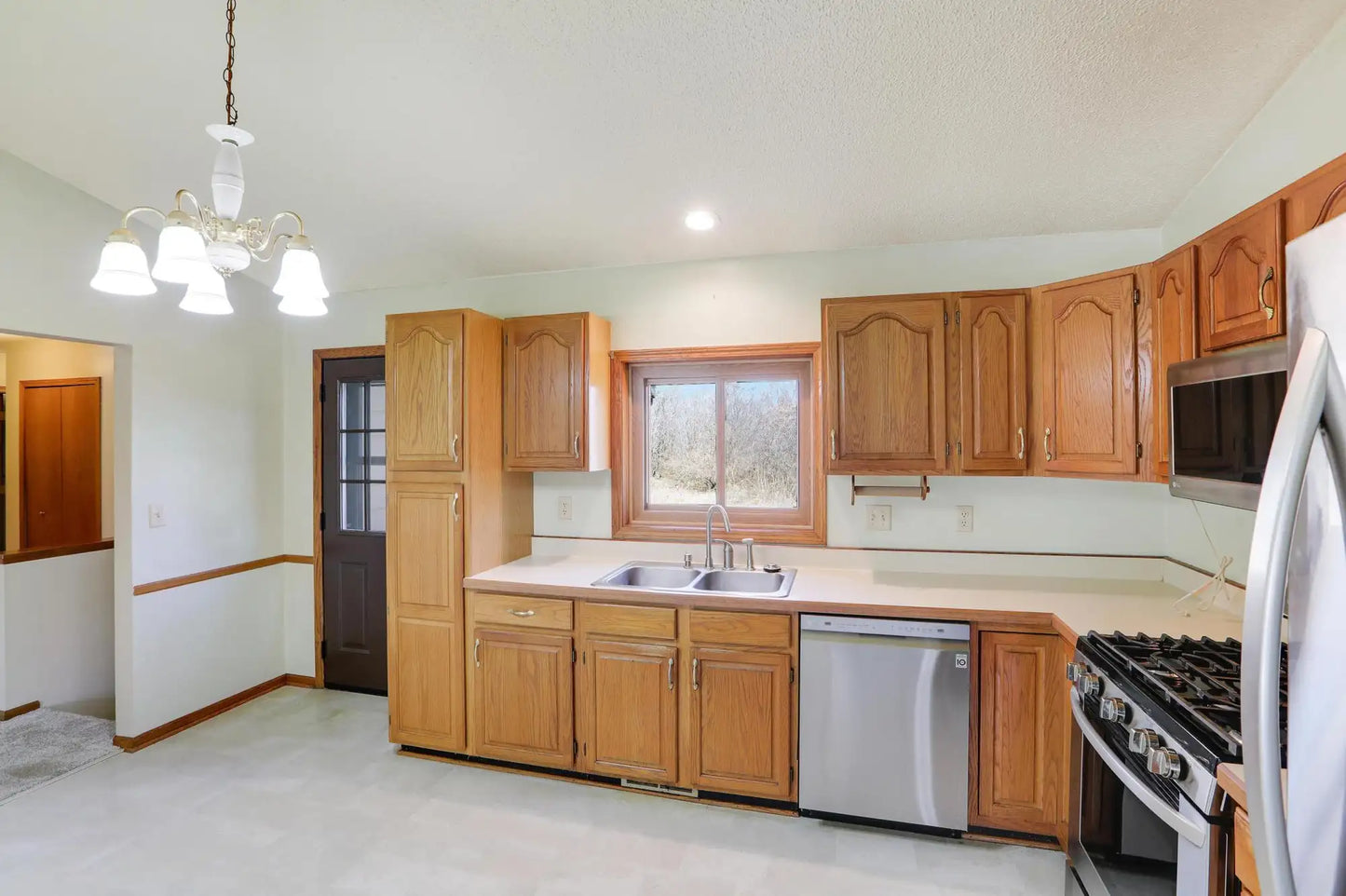 2231 Woodlynn Avenue, Maplewood, MN 55109